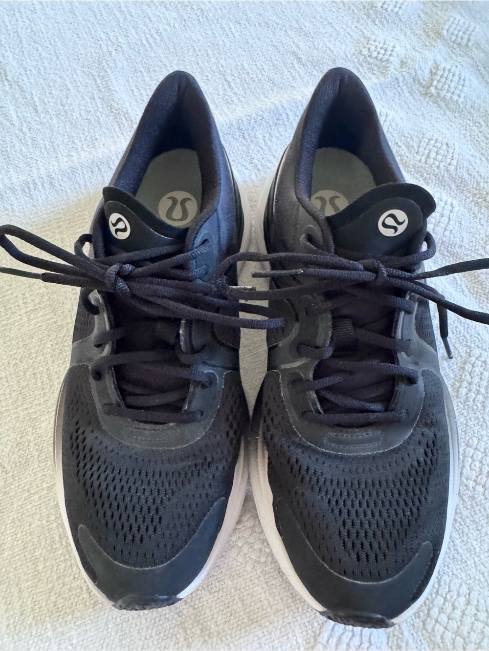 Lululemon Women’s Blissfeel Run Black/Black/White Runnings Sneakers Size 6.5